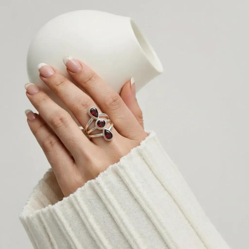 Anello Zenia Red Tree Gems