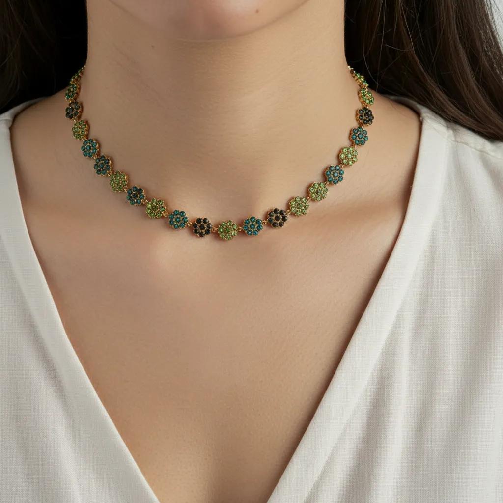 Collar Flores Doradas Verdes