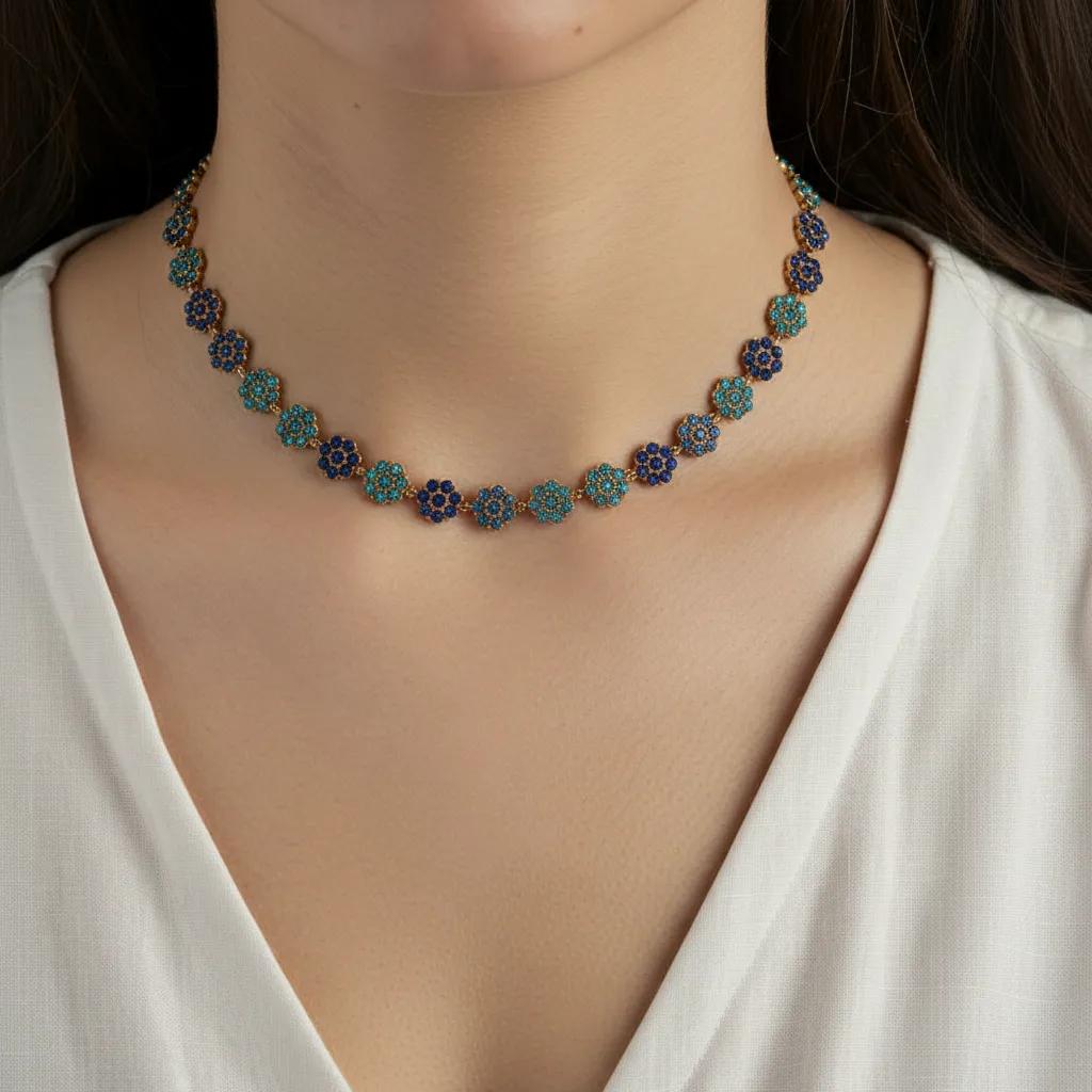 Collar Flores Doradas Azules