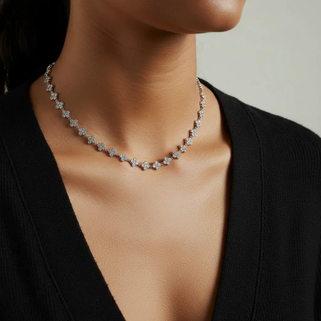 Collar Serin de plata blanca